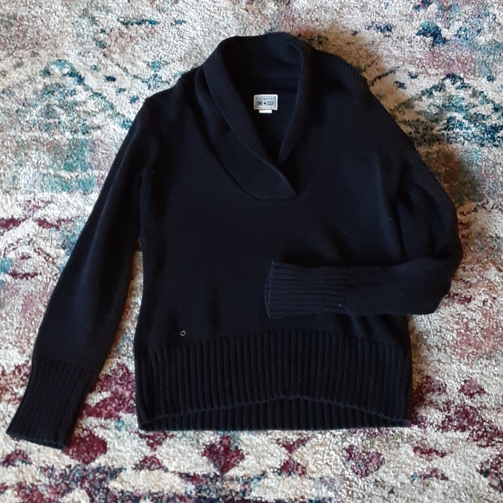 COPY - Converse one star pull over black sweater